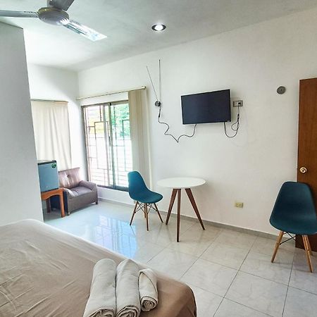 Hotel Monserrat Merida Bagian luar foto