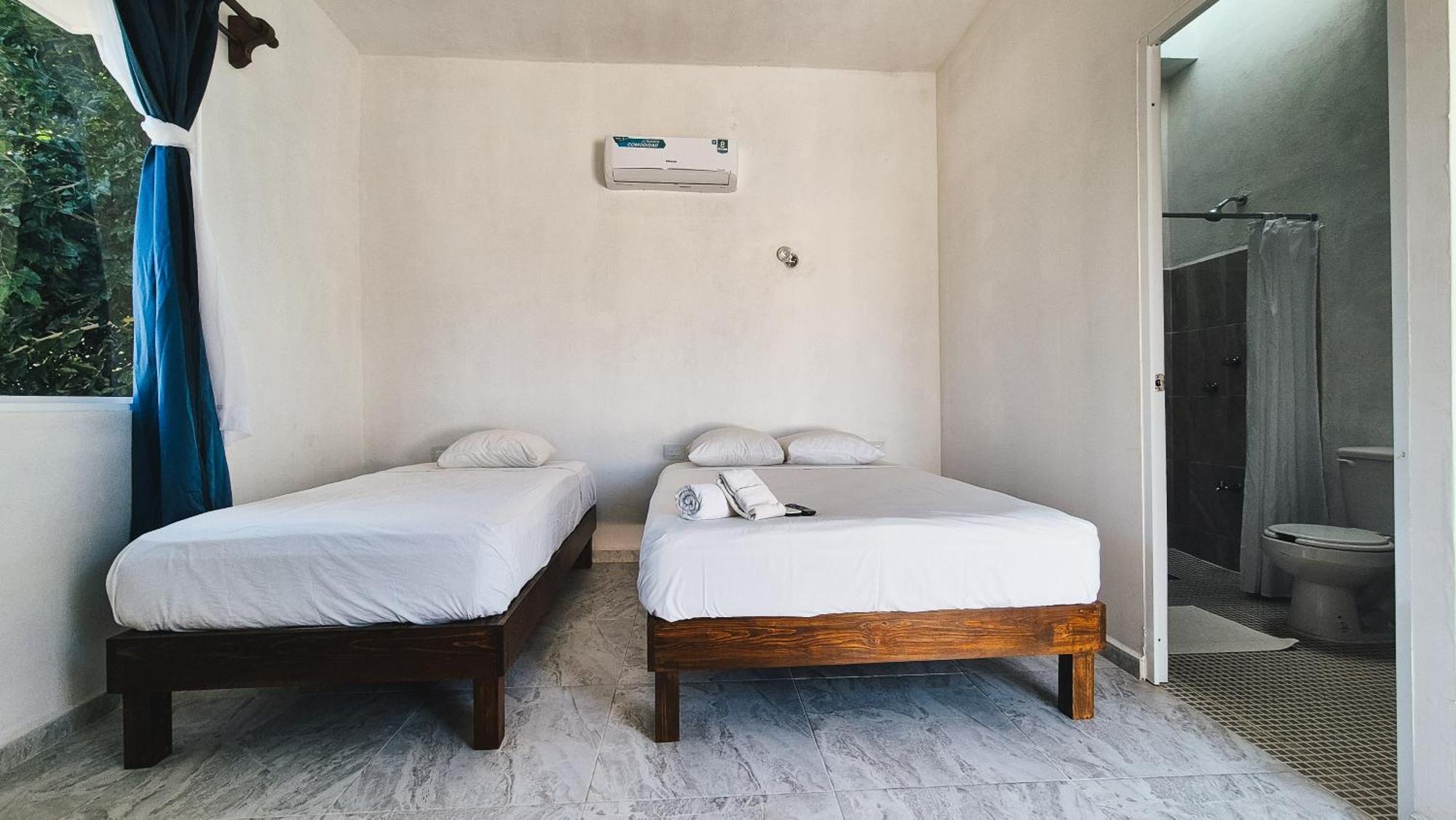 Hotel Monserrat Merida Bagian luar foto
