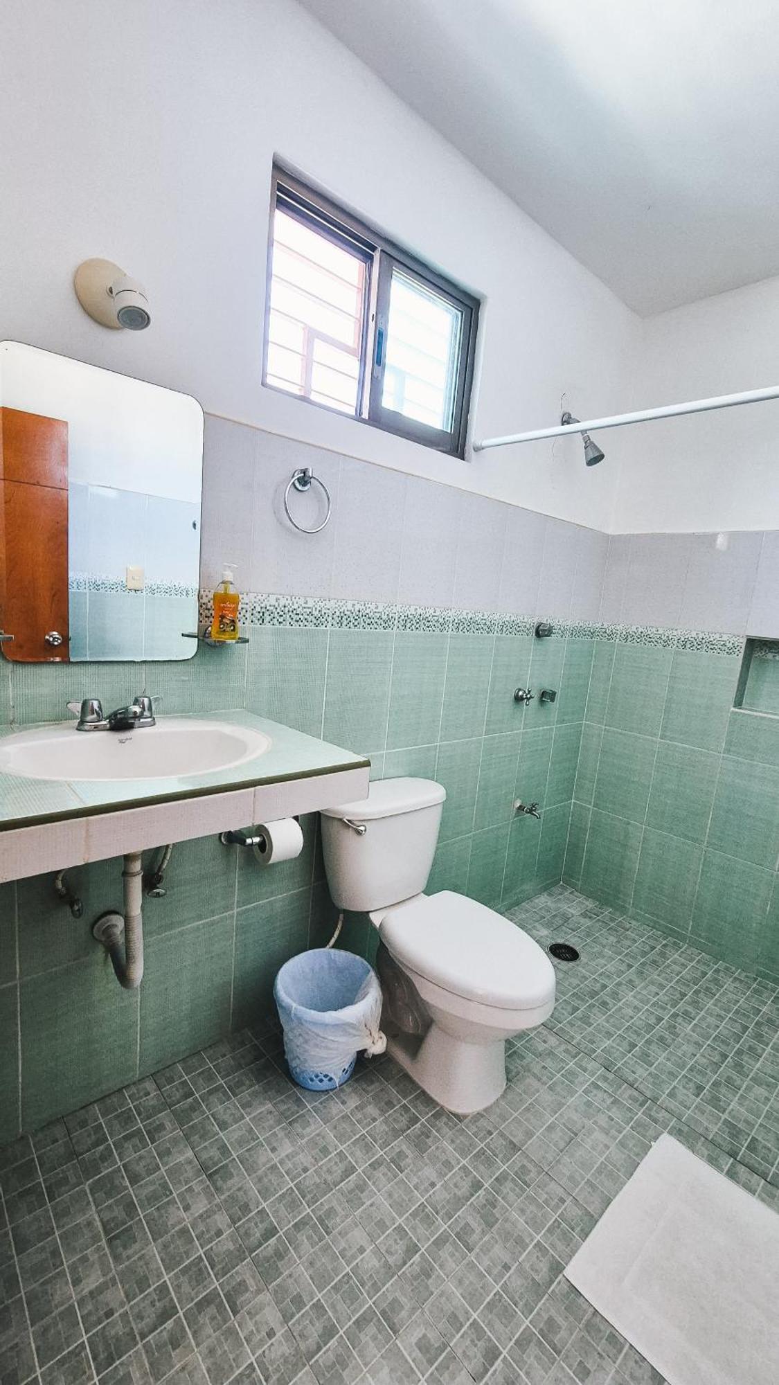 Hotel Monserrat Merida Bagian luar foto